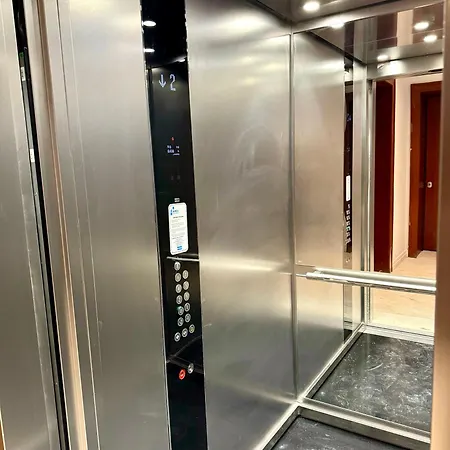 Denis Luxury Delijorgji Τίρανα