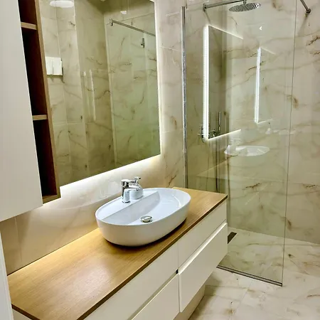 公寓 Denis Luxury Delijorgji 地拉那