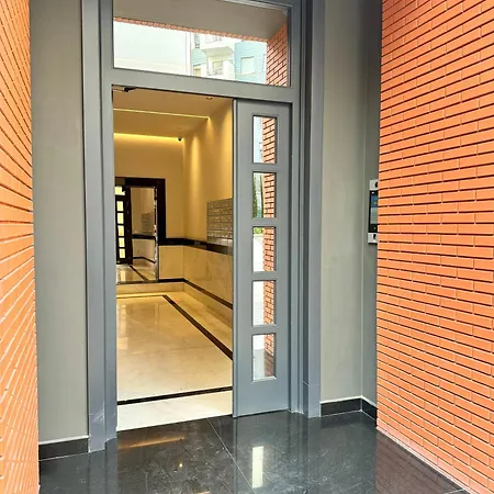 Denis Luxury Delijorgji *